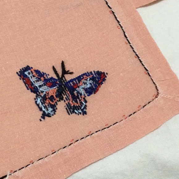 Vintage Embroidered Linen Table Cloth/Napkins 4 pc - Picture 4 of 6